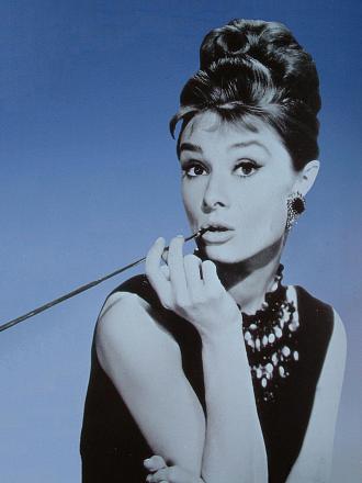     
: Audrey Hepburn3.jpg
: 501
:	62.8 
ID:	17436